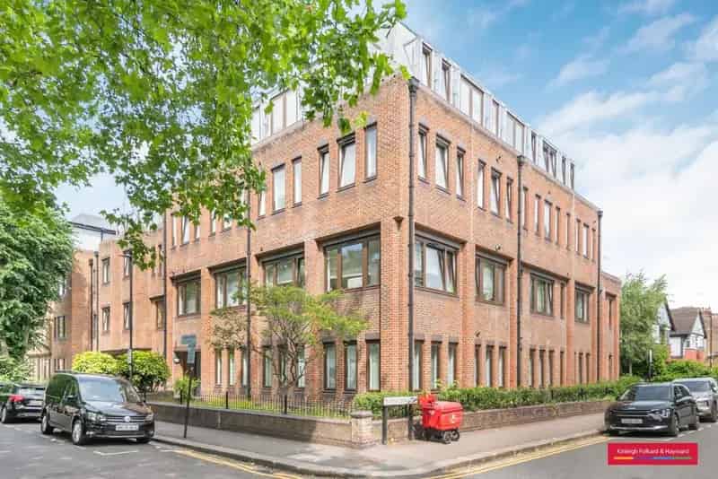 Flat For Rent , River Front, London, England