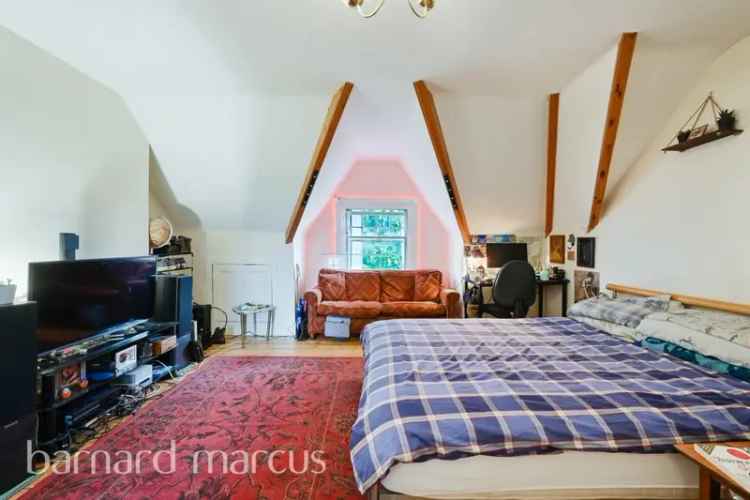 2 Bedroom Period Conversion Apartment Putney