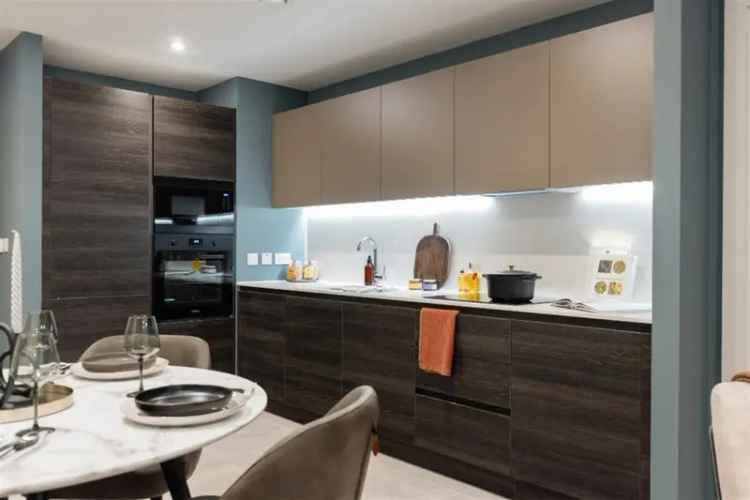 Luxury City Apartment with Panoramic Views and Amenities