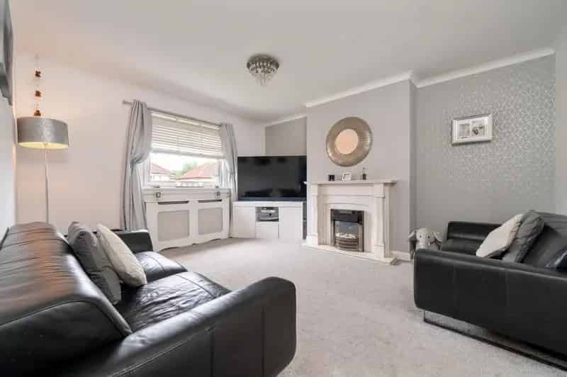 2 bedroom flat for sale