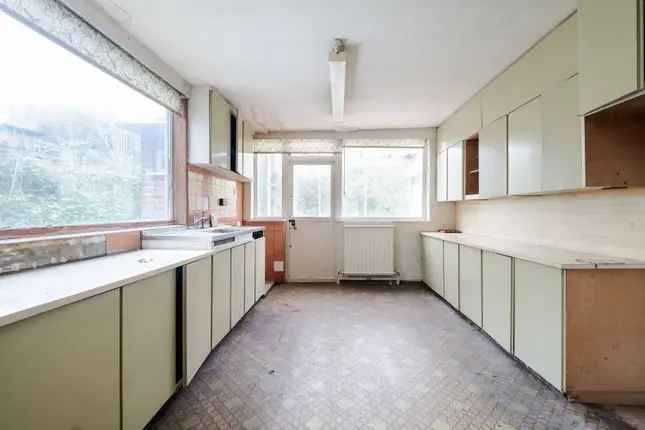 Terraced house for sale in Muswell Hill Road, London N10