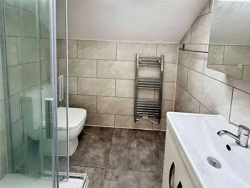 4 Bed Detached Chalet For Sale
