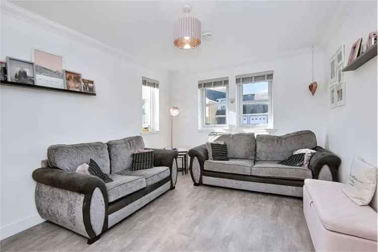 2 Bed Flat - Maindoor with 1 Reception Room