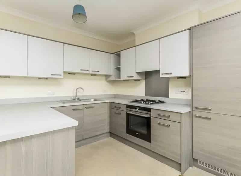 Flat For Sale , Tolworth Park Road, London, England