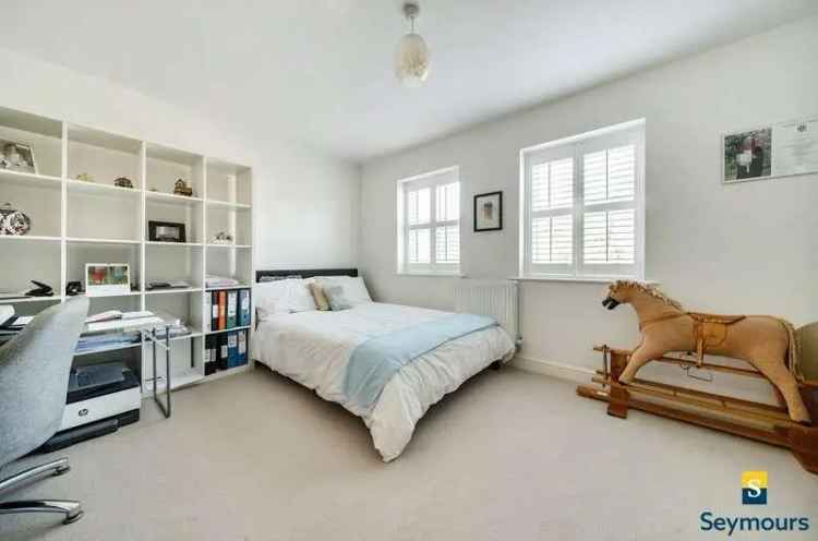 3 Bed House for Sale in Chilworth, Surrey