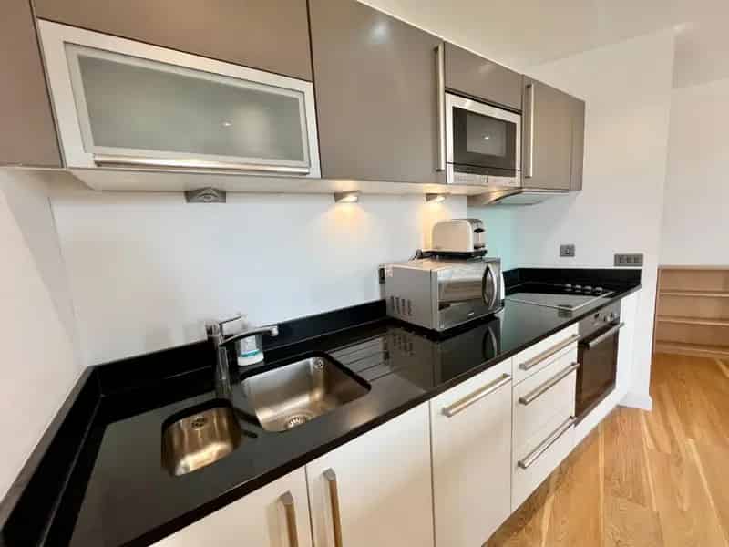 Granary Wharf Studio Apartment To Let