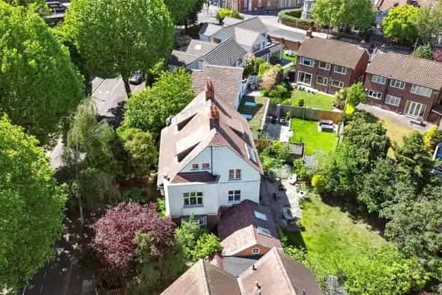 Six Bedroom Edwardian House for Sale in Twickenham