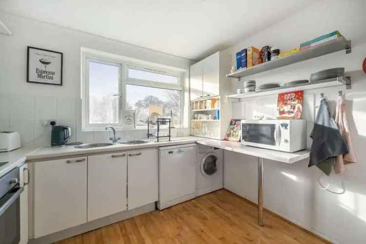 2 bed flat for sale