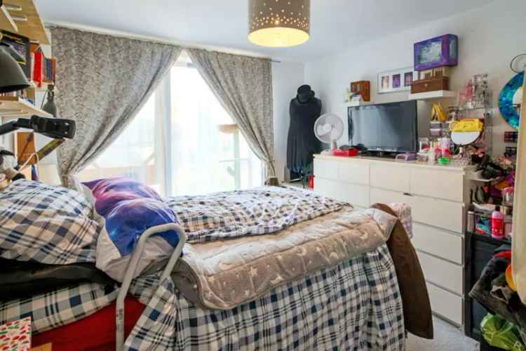 2 Bedroom Flat for Sale near Addenbrookes and M11