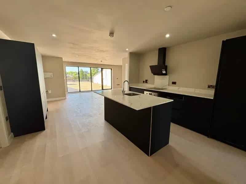 3 Bedroom Flat to Rent