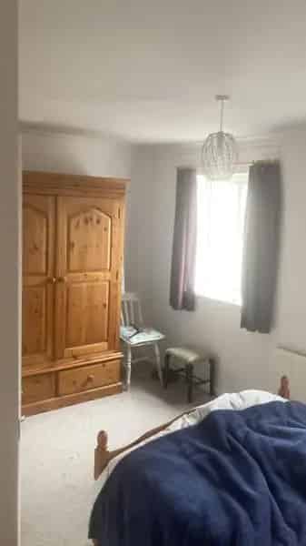 2 Bedroom House Near Tesco with Private Garden