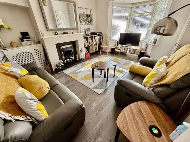 2 Bedroom Terraced House to Rent
