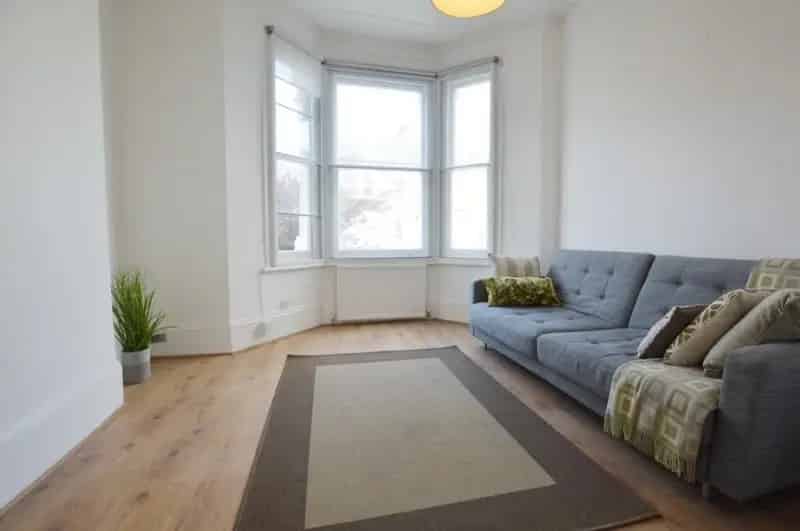 2 Bedroom Flat To Let in W9