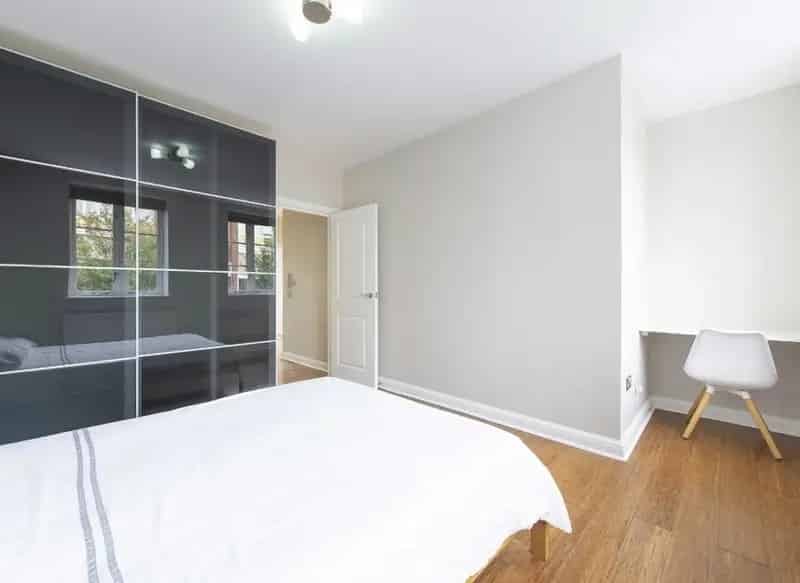 South Facing Terrace Flat near Kings Cross