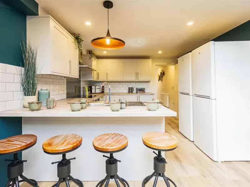6 Bedroom Terraced House to Rent