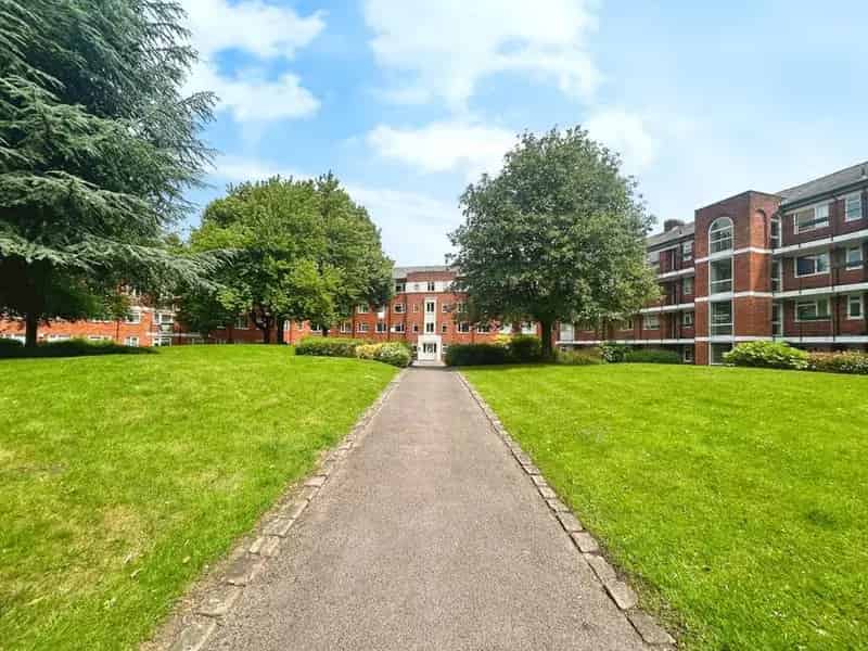 2 Bedroom Flat for Sale Salford M5 Near Media City