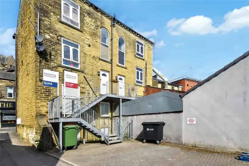 Flat For Sale , Leeds, England