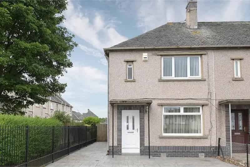 2 Bed End Terrace House with Garden and Off Street Parking