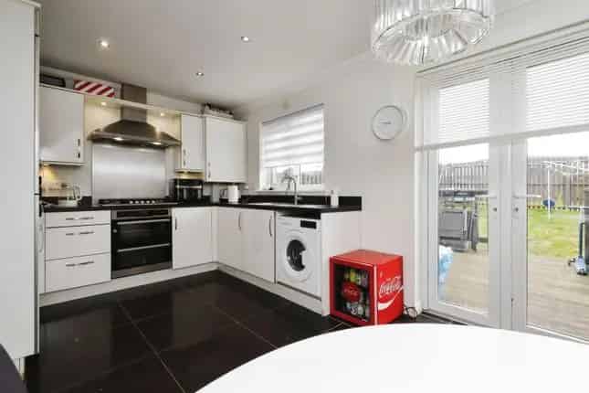 End Terraced Villa 3 Double Bedrooms Glasgow