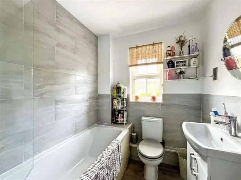 2 bed house for sale