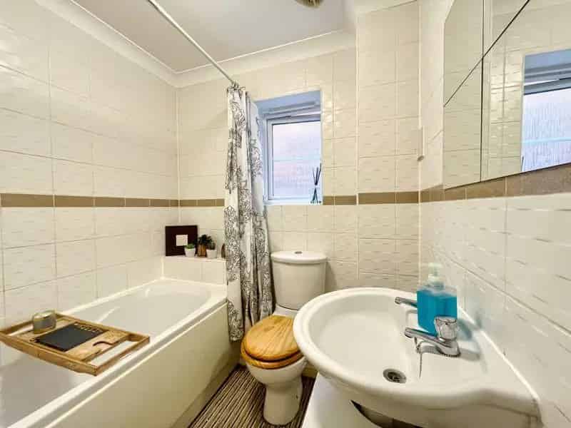 3 Bed Detached House For Sale