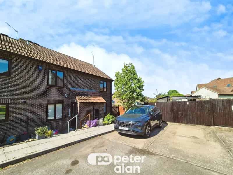 2 Bedroom House Parking Bay Conservatory Large Garden