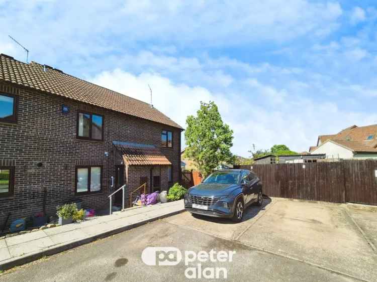 2 Bedroom House Parking Bay Conservatory Large Garden