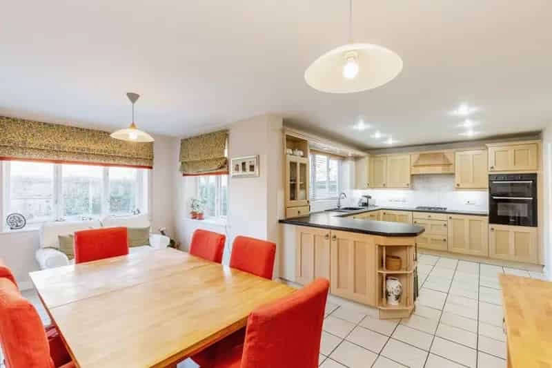 5 Bedroom Detached House with Double Garage - John Repton Gardens