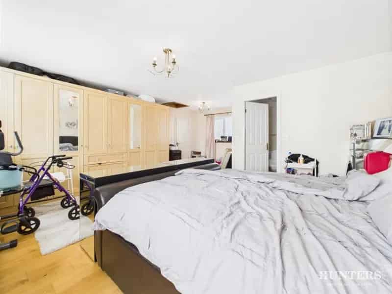 4 Bed Detached House for Sale