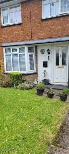 House near M1 with Great Views and Amenities