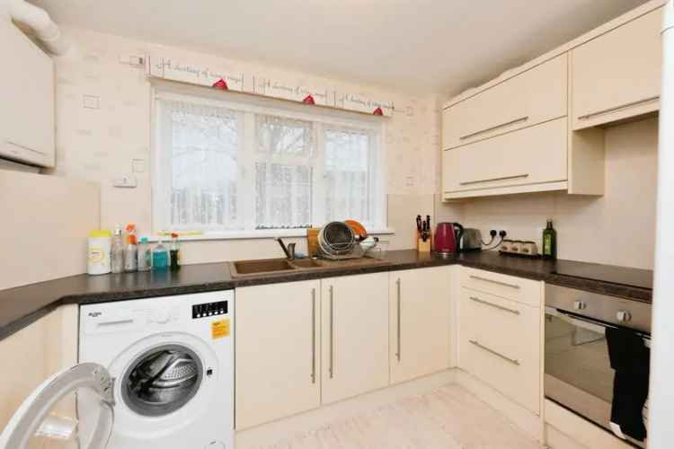 Spacious 3 4 Bed Ground Floor Apartment Near Cheshunt Station