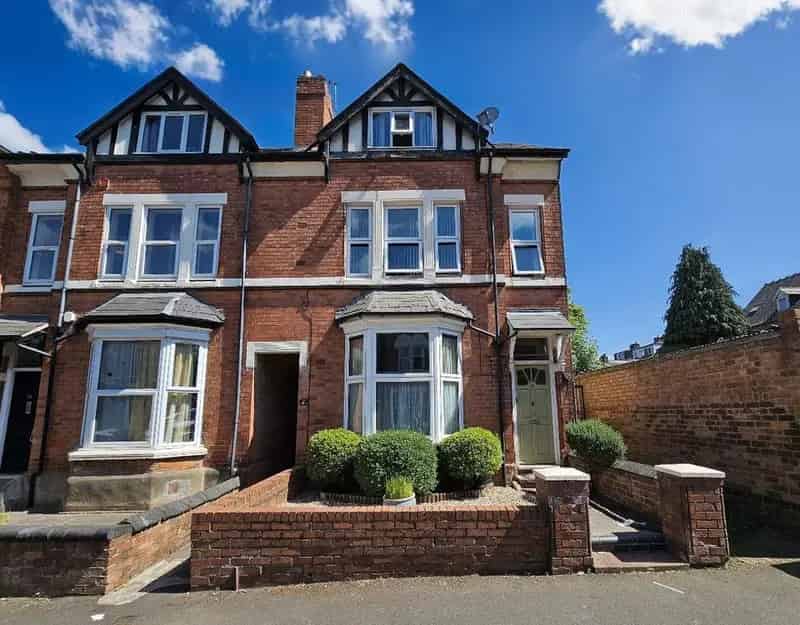 3 Bedroom Flat for Sale