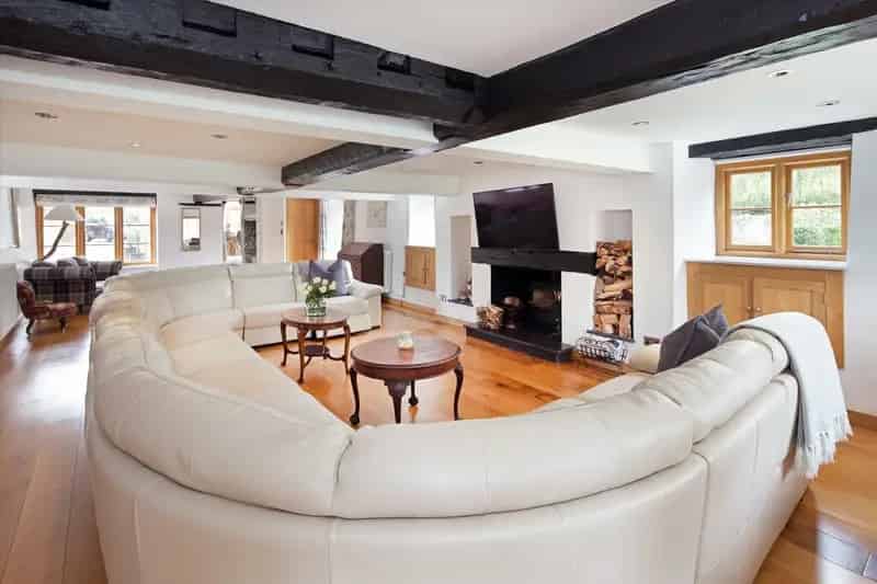 Grade II Listed Period Manor Farmhouse with Pool and Games Room