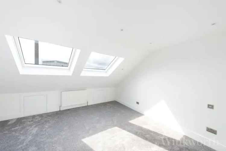 2 bedroom house in London