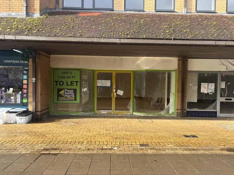 Retail Unit Woodley Town Centre