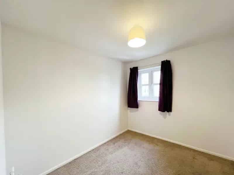 2 Bedroom Flat For Sale Near Metro Station