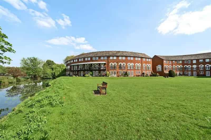 3 Bedroom Riverside House for Sale in Bedford