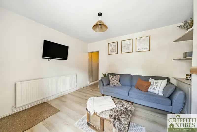 2 Bedroom Grade II Listed Terraced House for Sale