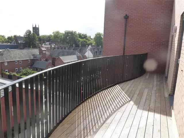Two Bedroom Apartment Near Derby Train Station