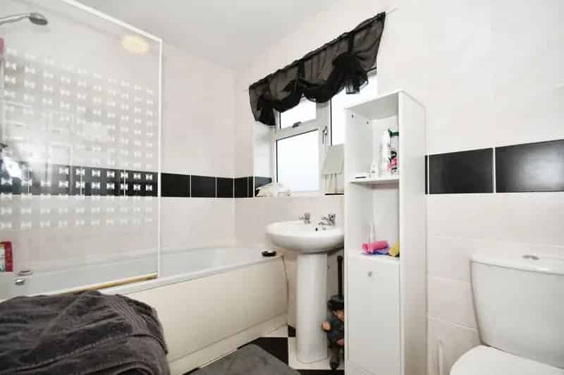 2 Bedroom Semi Detached House for Sale Old Whittington
