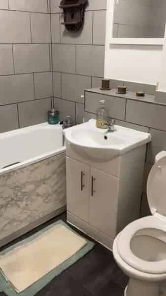 2 Bed Flat Near Transport Links and Amenities