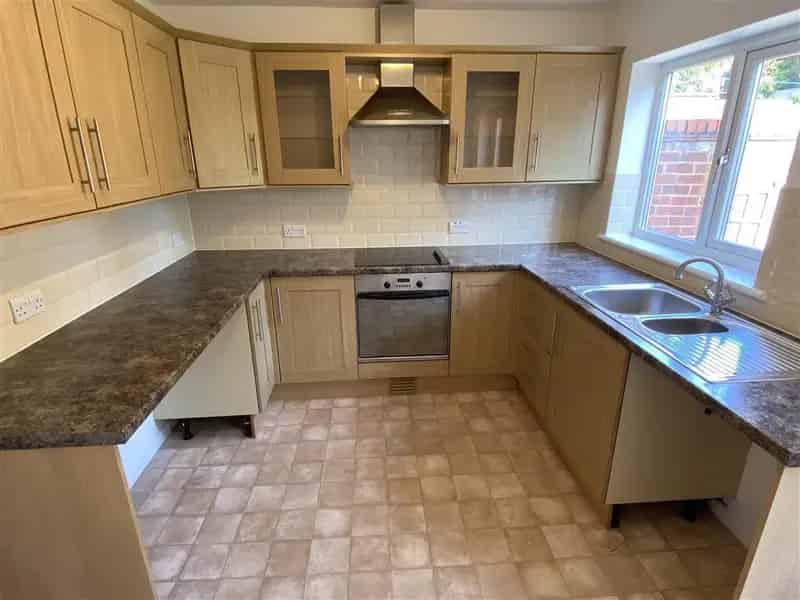 Two Bedroom House Near Kidderminster Train Station