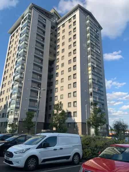 2 Double Bedroom Flat Near Amenities and Transport