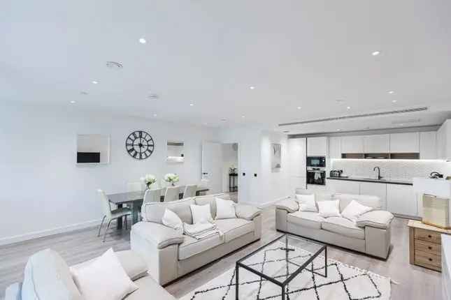 Flat for sale in Glenthorne Road, Hammersmith W6