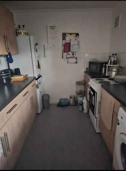 Spacious 2 Bed Flat Great Location Fantastic Views Near Welling