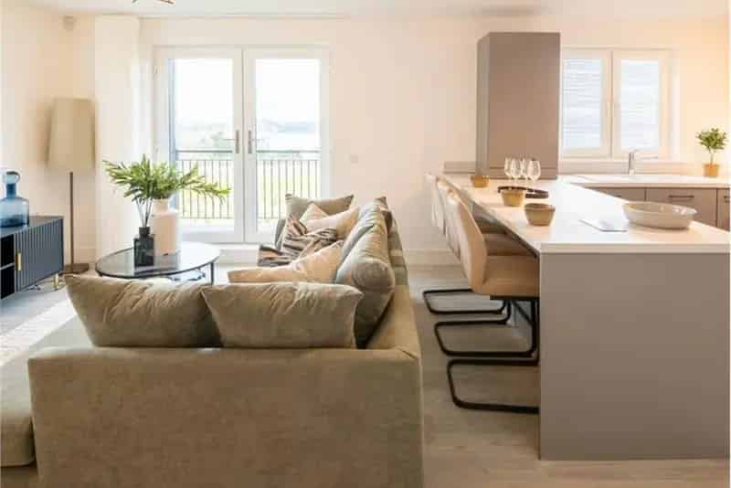 2 Bed Flat - Ground Floor with 1 Reception Room