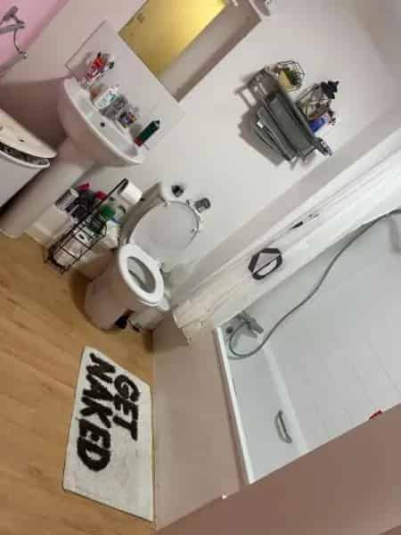 Second Floor One Bedroom Flat Near Salisbury