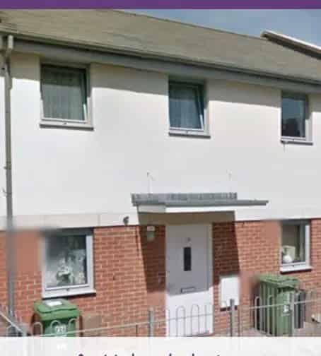 3 Bed House Young Family Home Small Kitchen Patio Garden