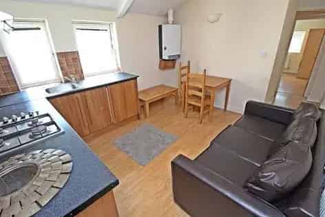 2 Double Bedroom Flat Cardiff City Centre