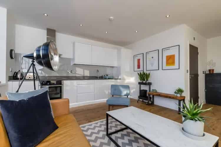 1 Bedroom Furnished Flat to Rent Wilmslow Town Centre